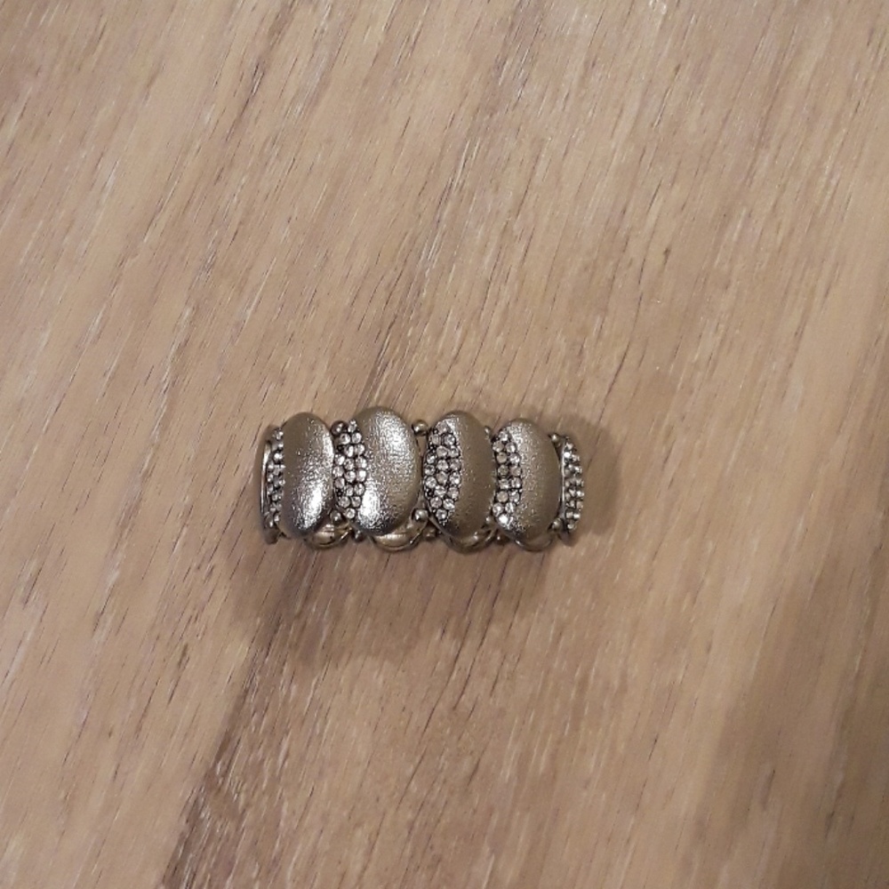 Pretty bracelet with diamond accents